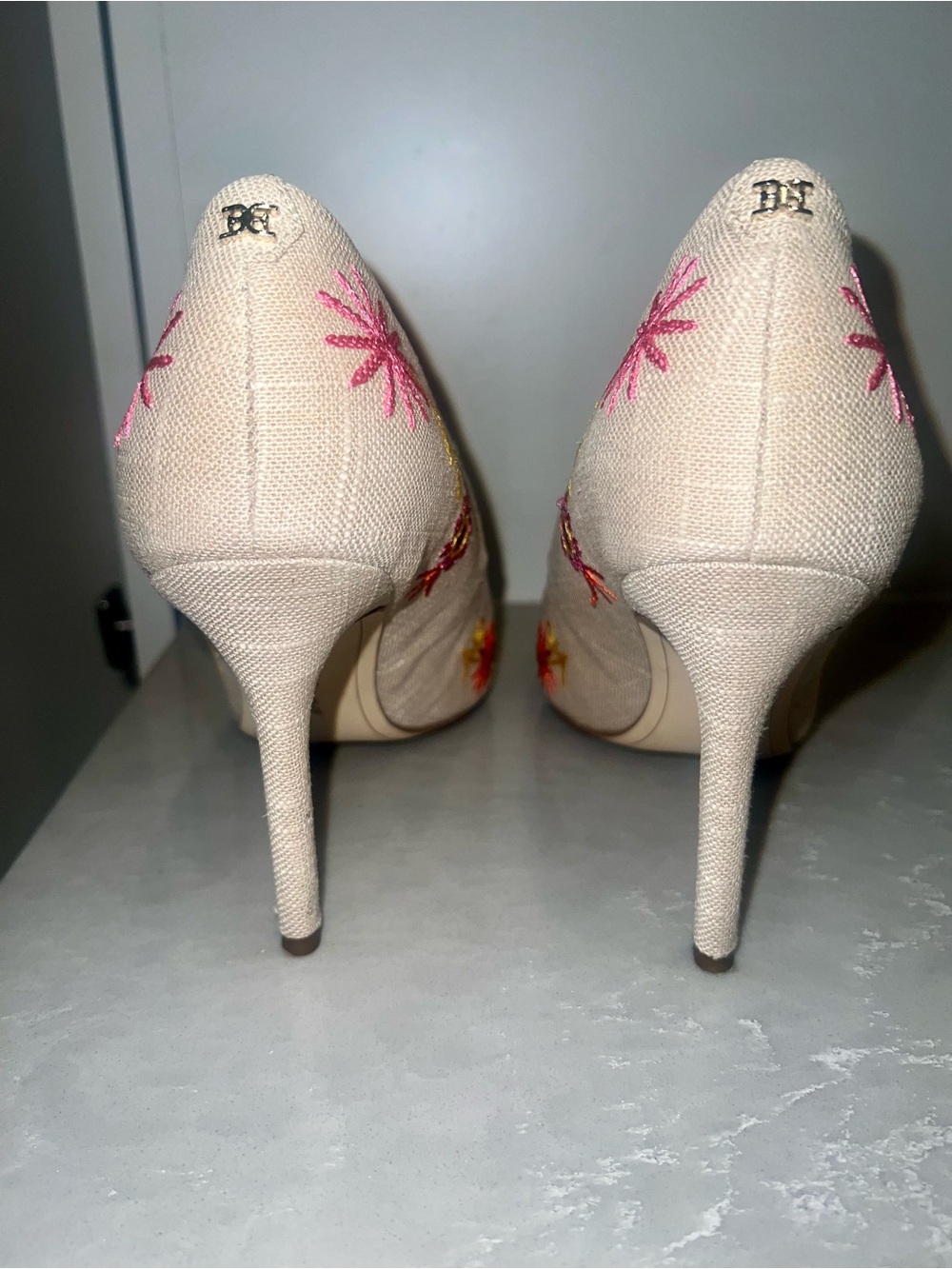Gorgeous embroidered linen pumps from Sam Edelman-GREAT DEAL!🌟 - Picture 4 of 10